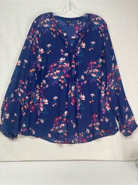 Torrid Floral Peasant Blouse Size2=2X Navy w/Multicolor Blooms 3 Buttons Flowy